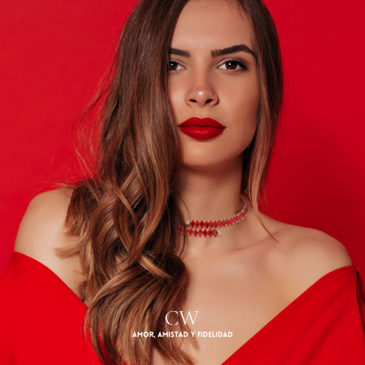 Collar de circones rojos