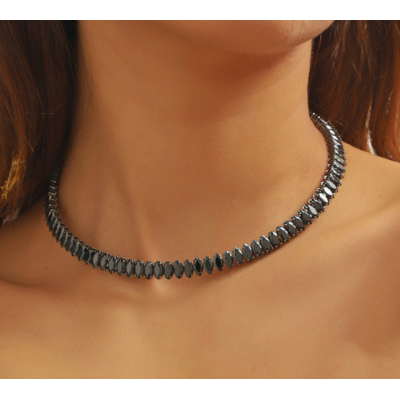 Collar de circones negros