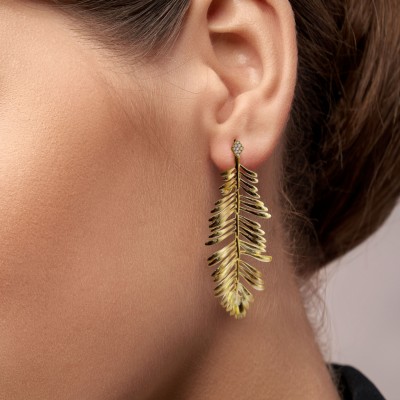 Aretes de hojas grandes en covergold