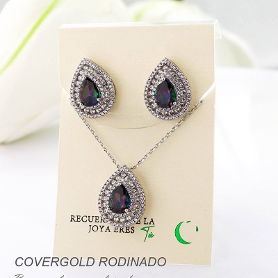 Set collar y aretes en covergold con baño en Rodio