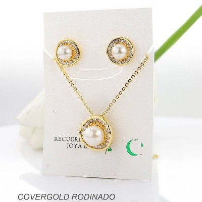Set de aretes en covergold rodinado