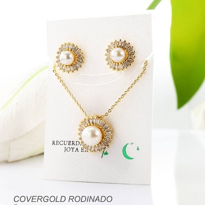 Set de aretes en covergold rodinado